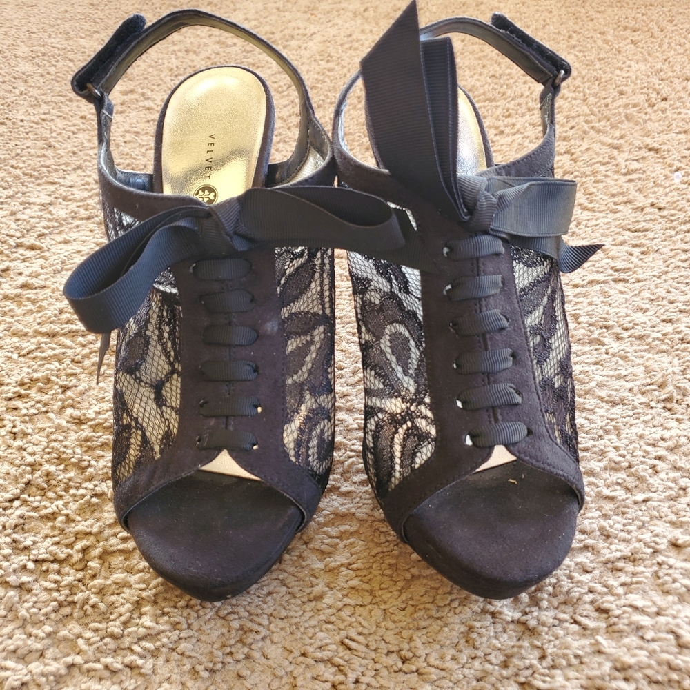 Velvet Heart Twilight Heels - Picture 2 of 12